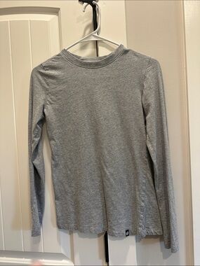Jaanuu Heather Gray Long Sleeve Crew Tee